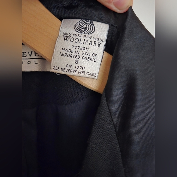 Valerie Steven's black 100% Wool made in USA satin collar jacket / blazer | 8 - Picture 4 of 8